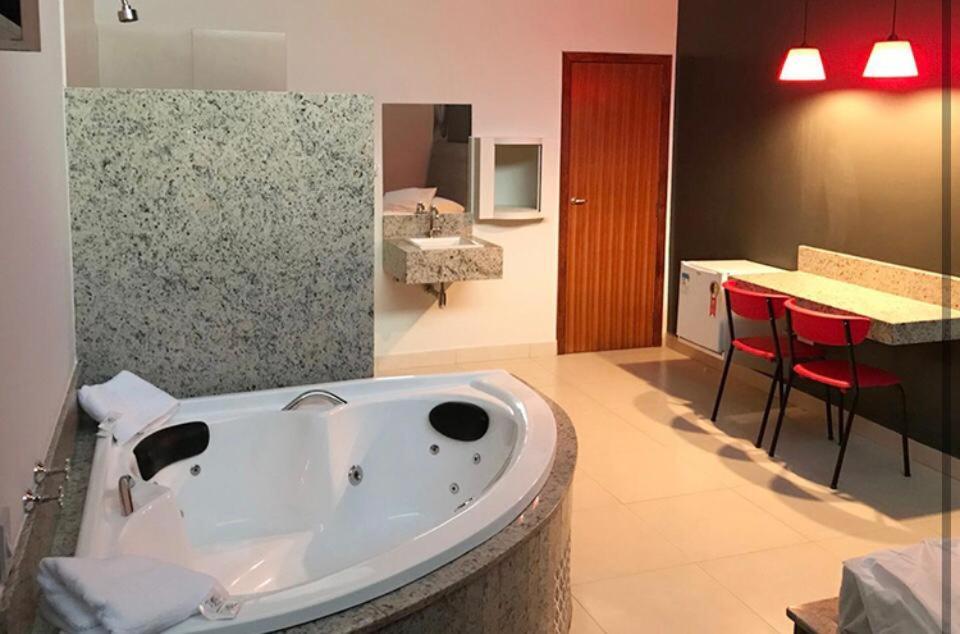 Motel Queen Lagoa Santa  Ngoại thất bức ảnh